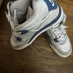 Military 4 Size -4.  Nike Kids Size 9.5