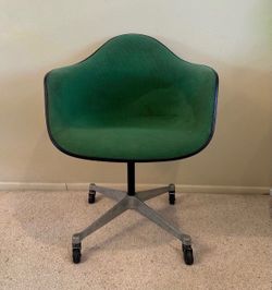 Vintage 1977 Herman Miller Eames Fiberglass Green Chair Fabric Office Armchair Rolling Swivel Castor