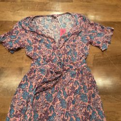 Woman’s new with tags simply southern romper shipping available