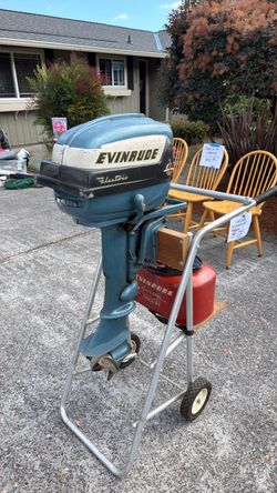 Vintage Evinrude Fleetwin 7.5 hp 2-stroke outboard motor w/