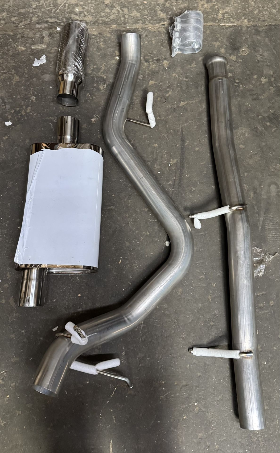 La Zona Auto Parts 2007 to 2013 Chevy Silverado GM Sierra 1500 Exhaust system moffle escape sistema pipa