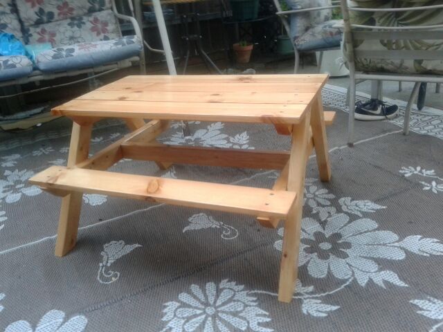 Kids picnic bench