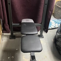 Gold’s Gym Weight Bench with Leg Extension