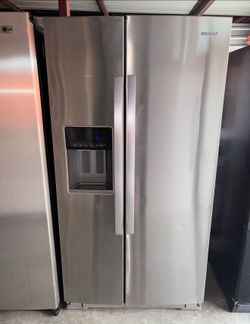 Whirlpool Stainless Steel Refrigerator And Freezer