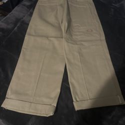 Khaki Dickies Size 34