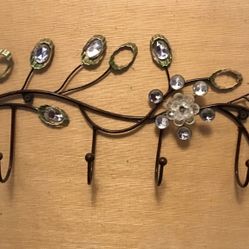 Beaded  4 hooks Hanging Rack