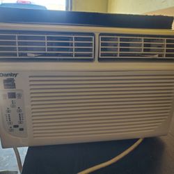 8000 BTU AIR CONDITIONER