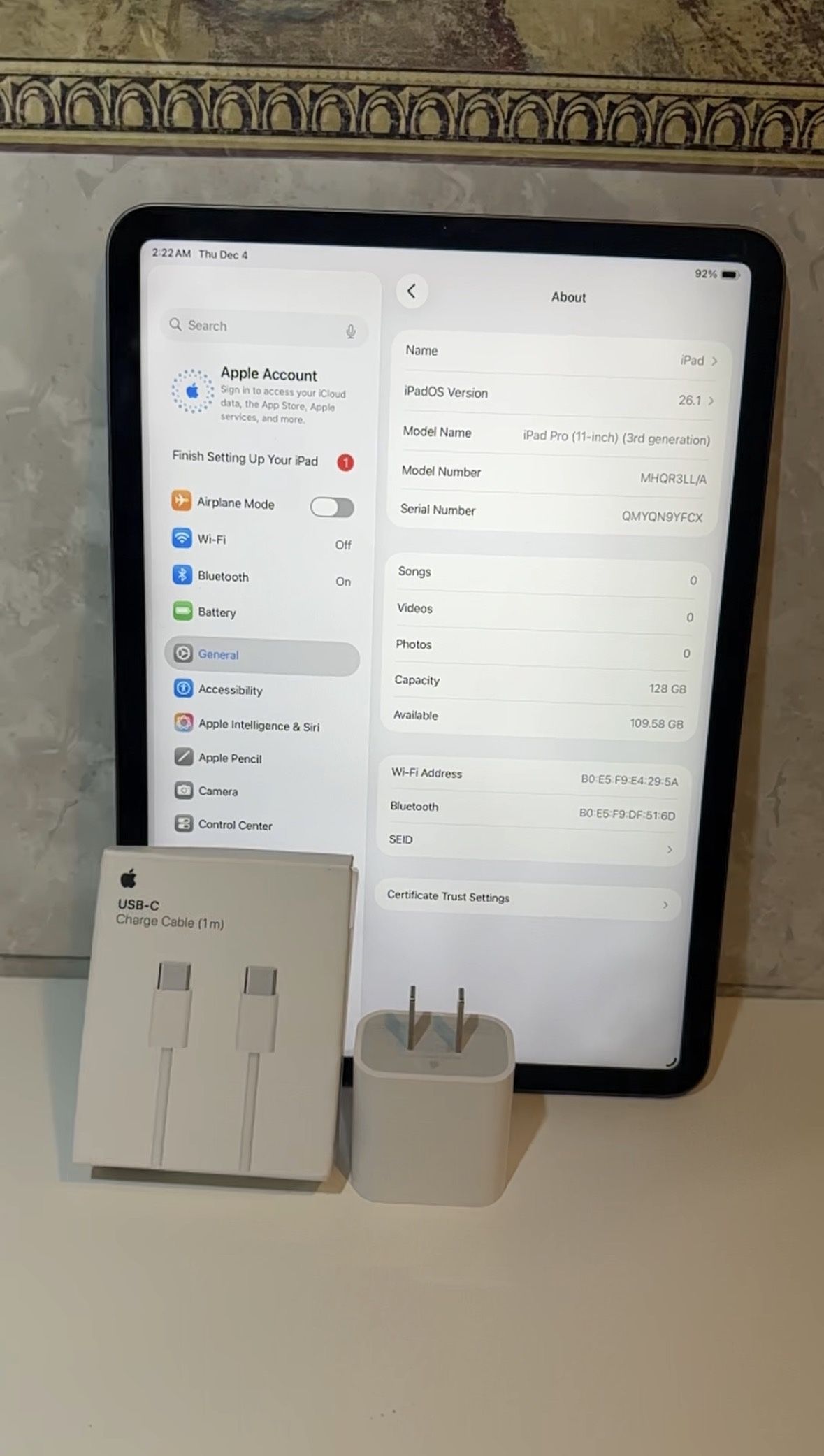 iPad Pro M1 w/ Original Charger