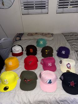 Fitted hat lot