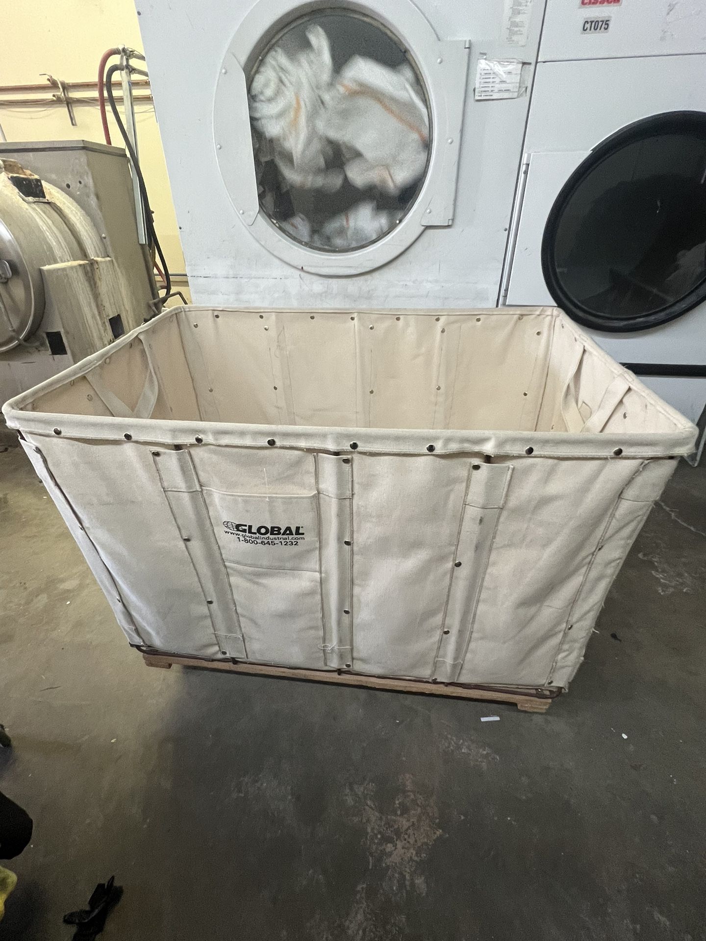 Commercial laundry Cart