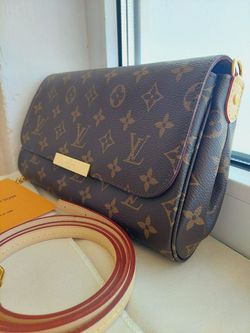 LV / Louis Vuitton bag brown messenger bag old flower handbag ladies  shoulder bag for Sale in Willoughby, OH - OfferUp