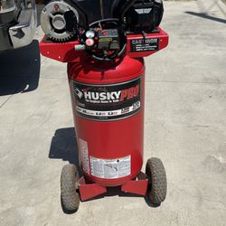 Husky Compressor, 135 PSI, 26 Gallon