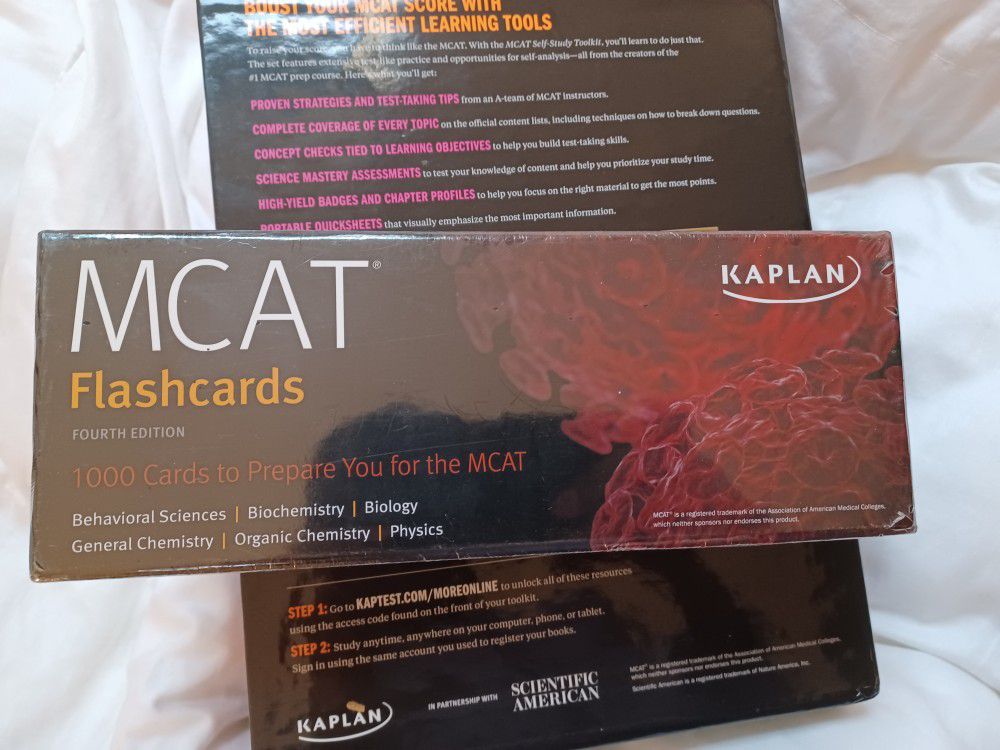 MCAT Kaplan Books 2022 - 2023  & Flashcards 