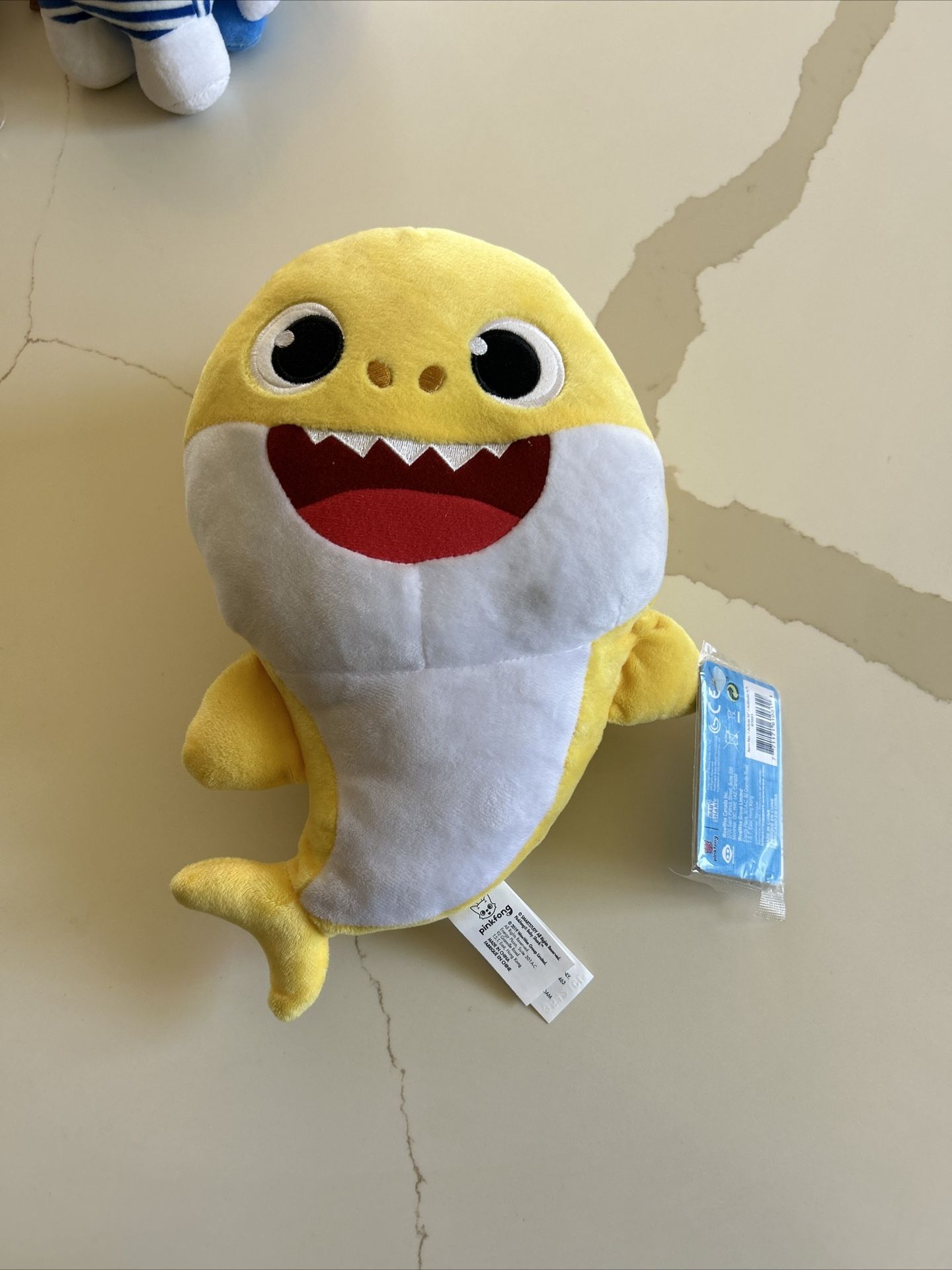 Baby Shark 12” Plush Pinkfong Yellow Shark Soft Toy. with tags! No Music
