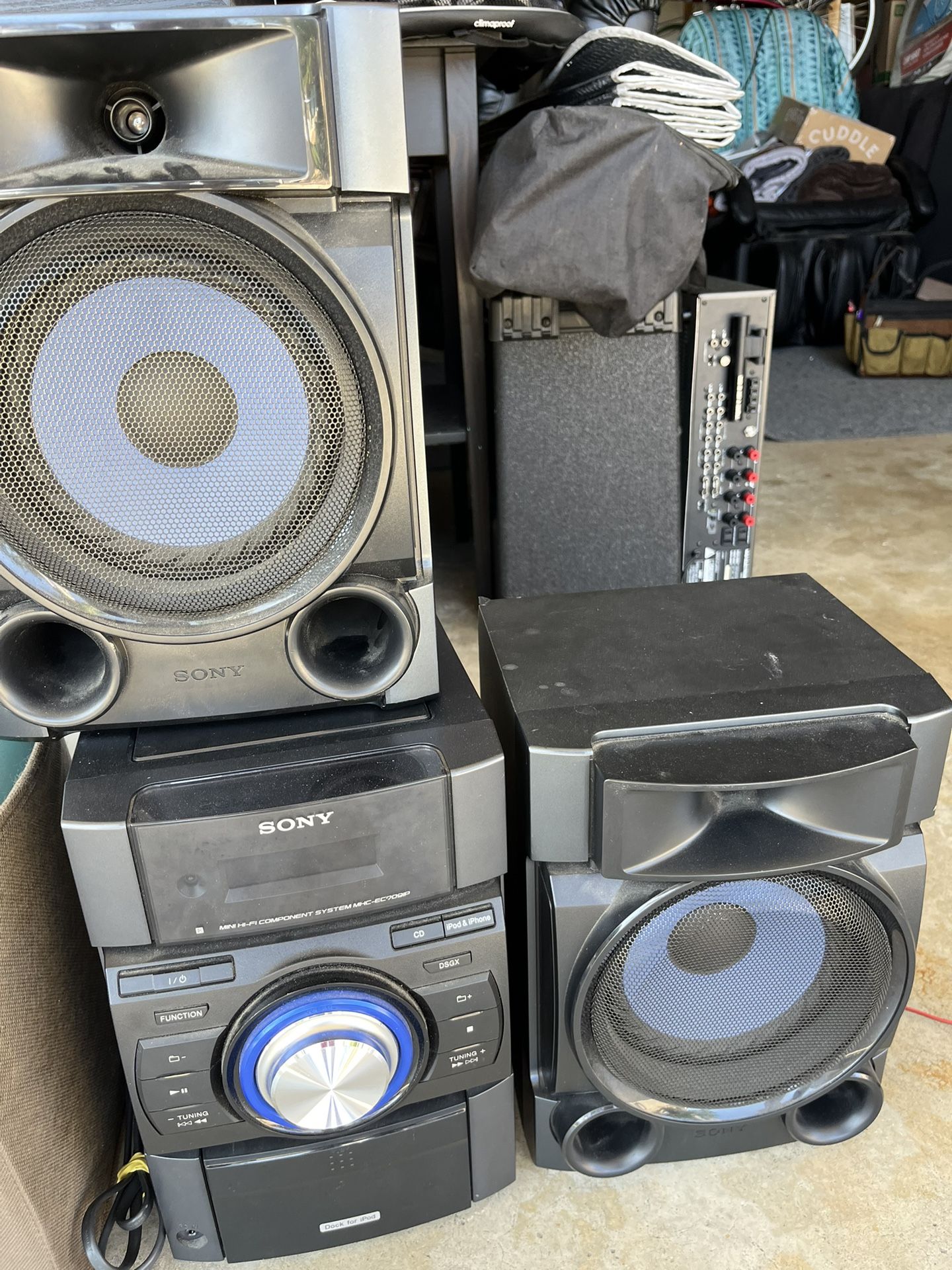 SONY Three Piece Hi Fi Stereo Early 00s With iPod Dock CD Player