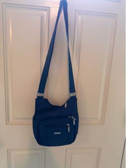 Baggallini cross body purse