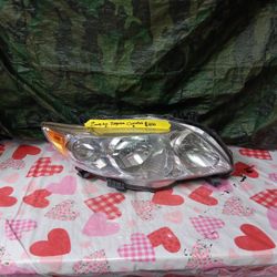 2009-10 Toyota Corolla Right Headlight 