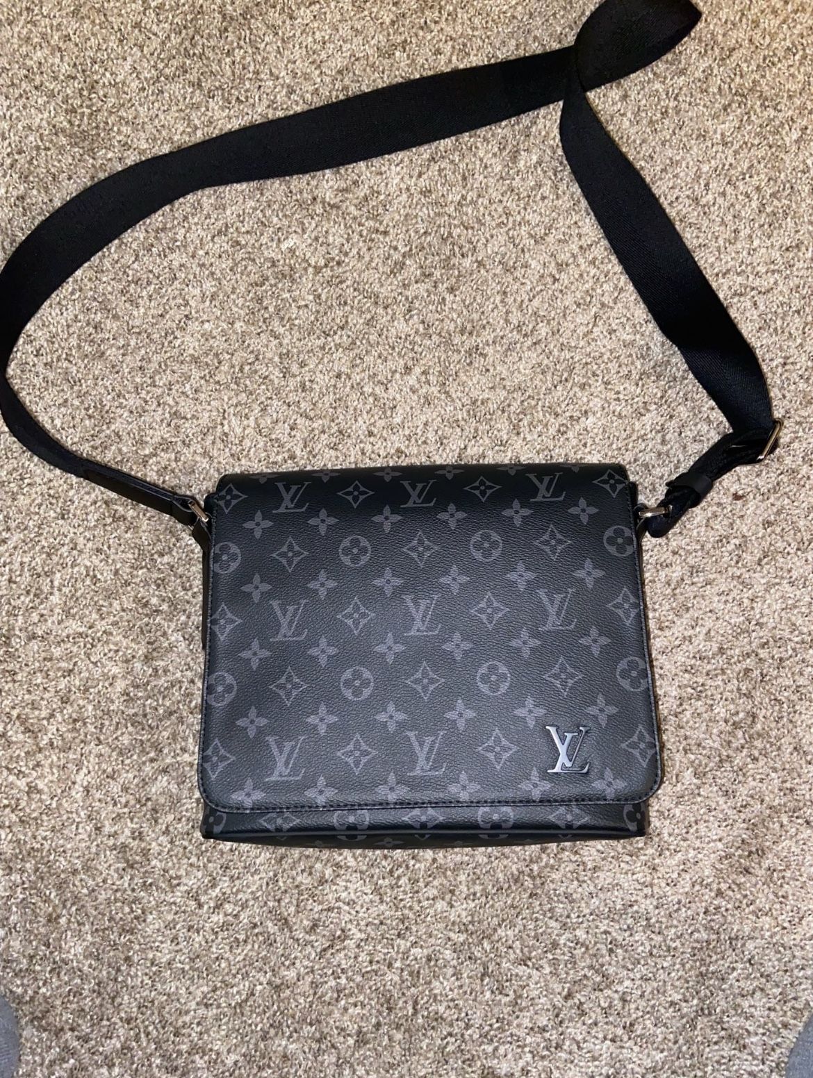 LV Men’s side Bag 