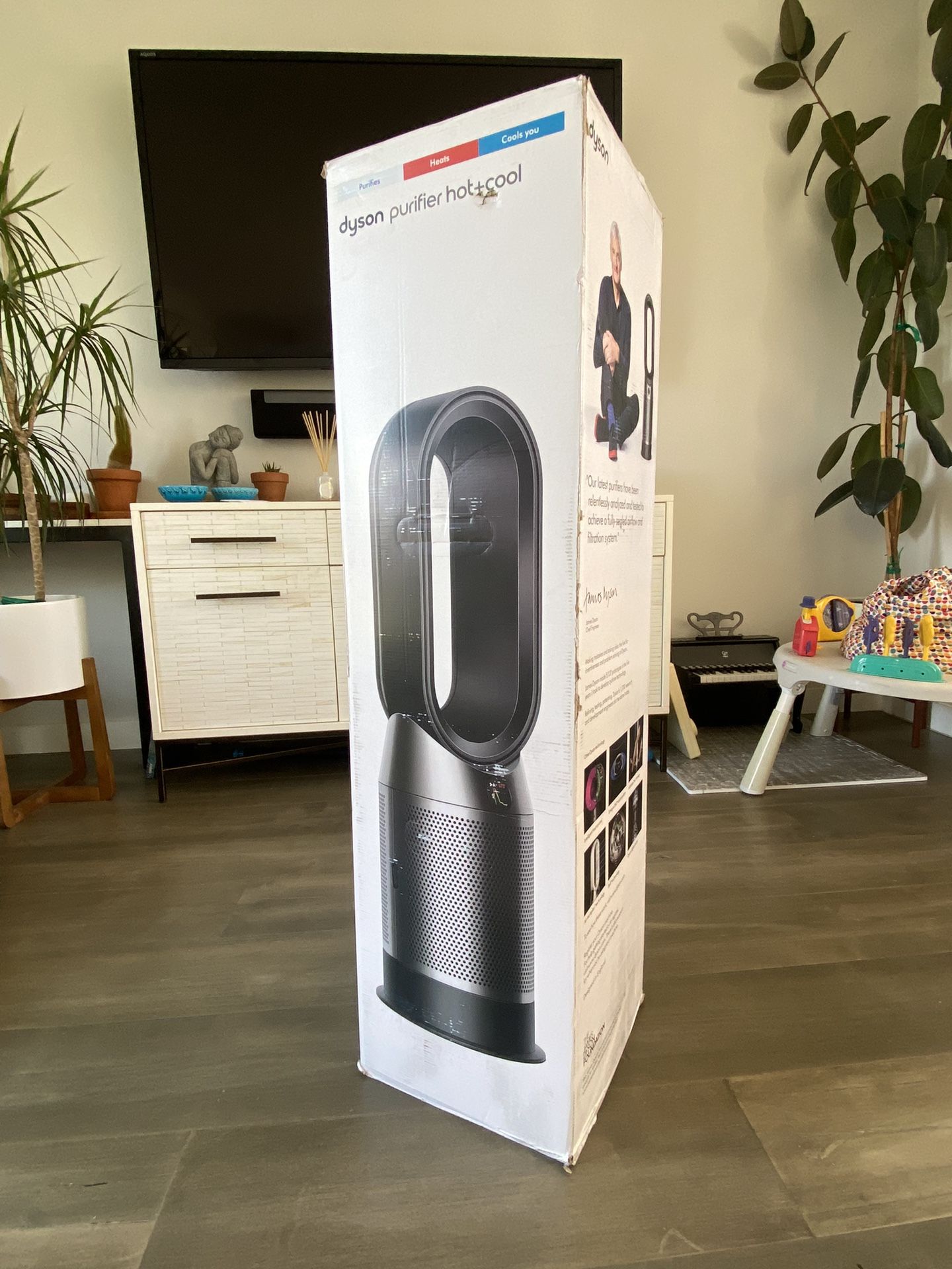 Dyson Air purifier Hot+Cool (brand New, In box, Never Used)