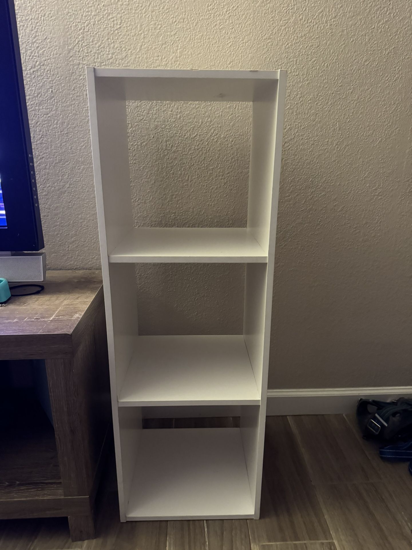 📚 White 3-Shelf Storage Unit