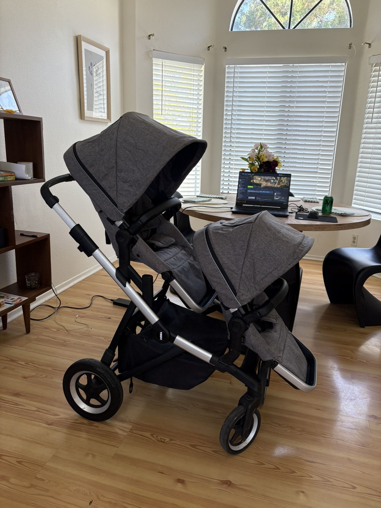 Thule Sleek double stroller