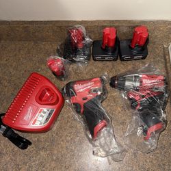 Milwaukee Fuel M12 Impact/Drill Set