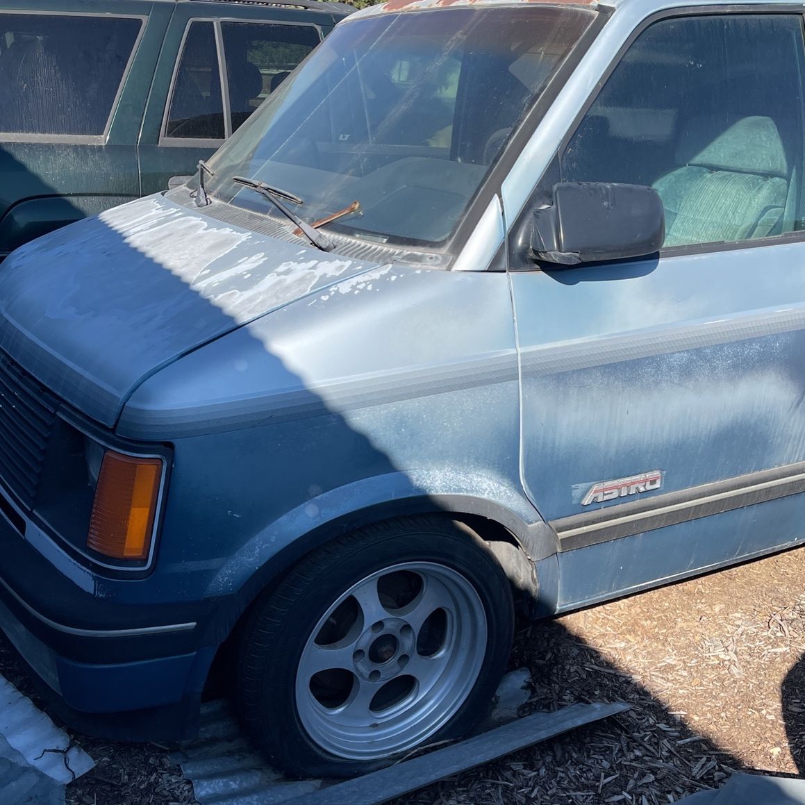 Astro Van With V8 5.7 Engine Swap