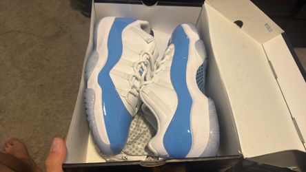Air Jordan retro low baby blue