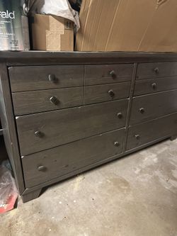 Dresser