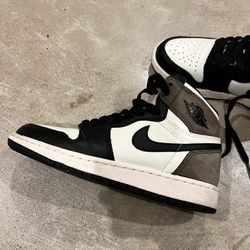 Nike Jordan 1 Retro Dark Mocha Sneakers