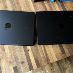 2- 2022 MacBooks 