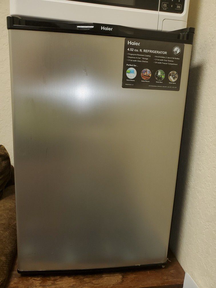 Mini Refrigerator Small fridge