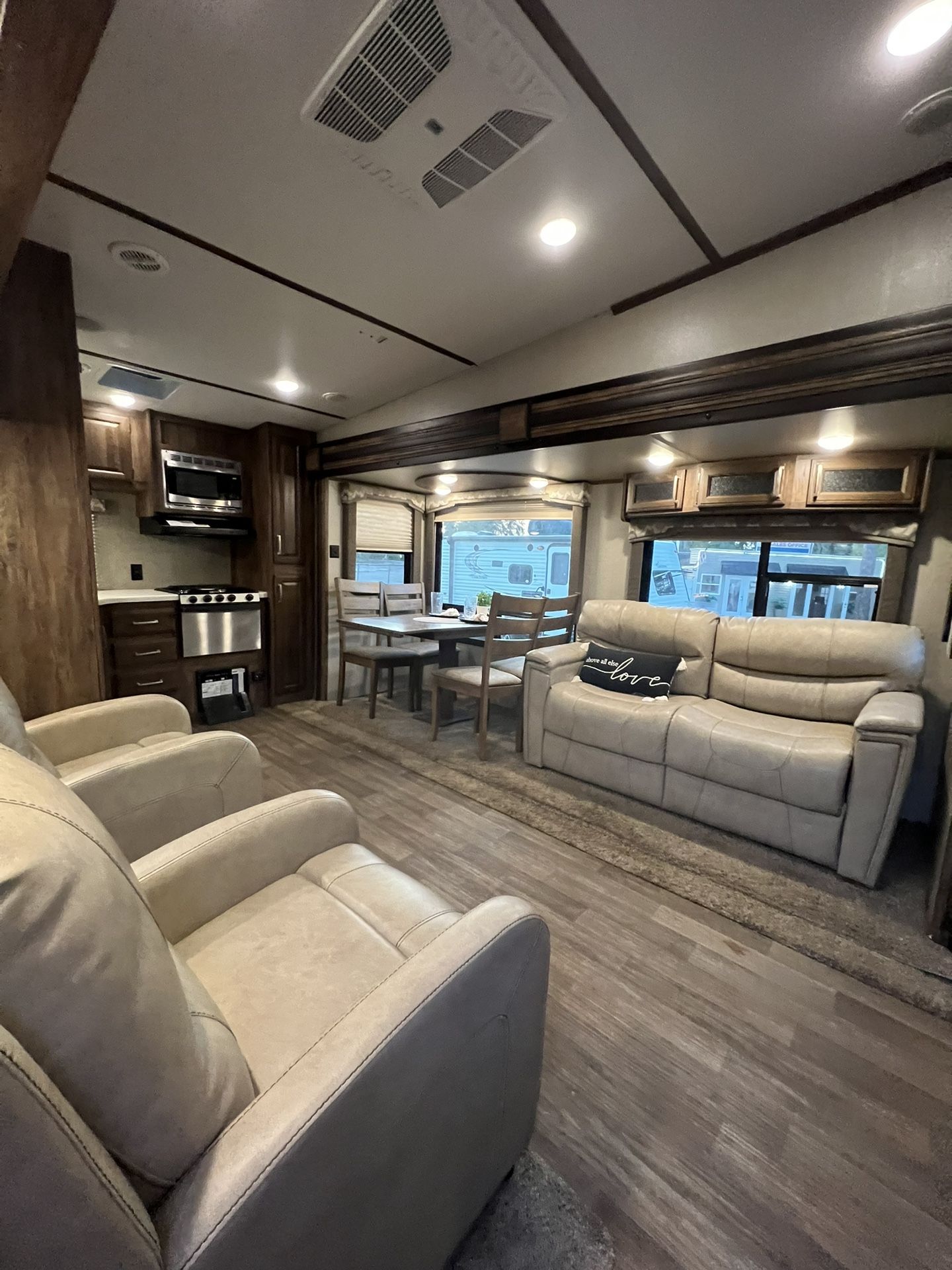 2018 Keystone Cougar 27rks