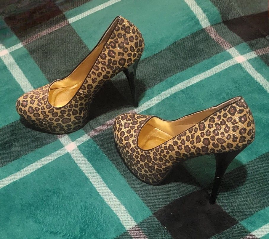 WOMENS QUPID NEUTRAL 107 GOLD BRONZE LEOPARD GLITTER PLATFORM PUMPS SIZE 8