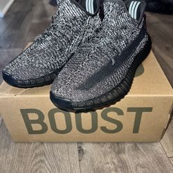 Yezzy Boost 350 V2 Black Reflective Size 10 Brand New Only Worn Once Box Has A Rip On Top