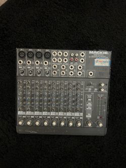 Mackie 12 channel mixer
