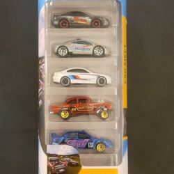 Hot Wheels Car Meet 5 Pack Fkt59