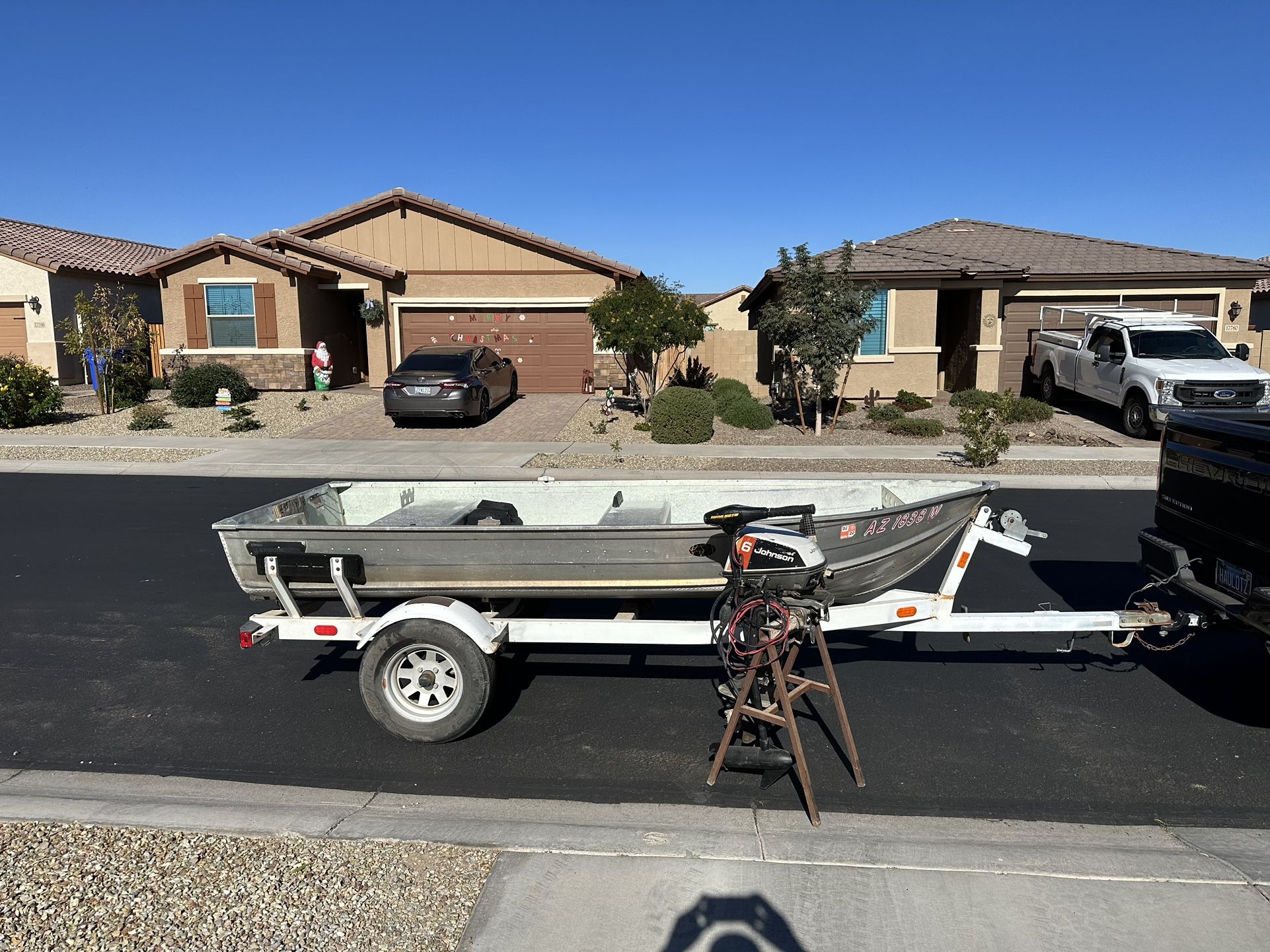 12’ Aluminum Boat w/ Trailer