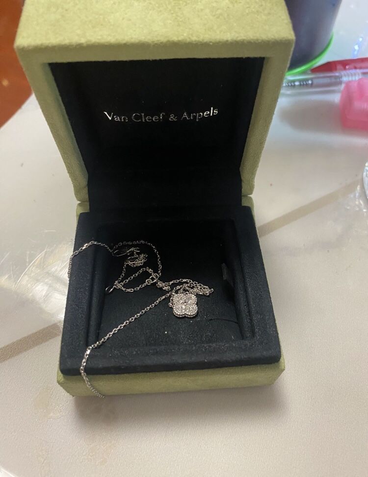 Lucky four-leaf clover gold