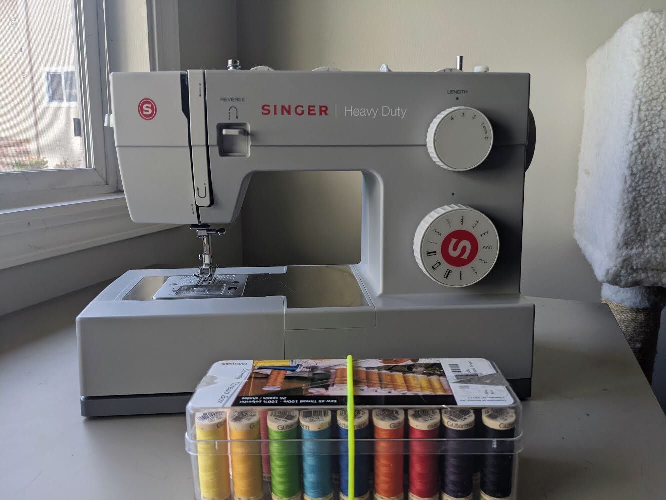 Singer heavy duty 4411 sewing machine
