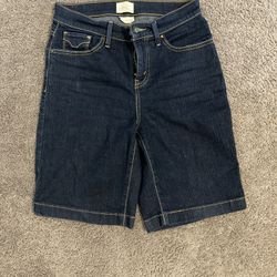 Levi’s 512 Perfectly Slimming Bermuda Dark Jean Shorts - Size 6 - Like New