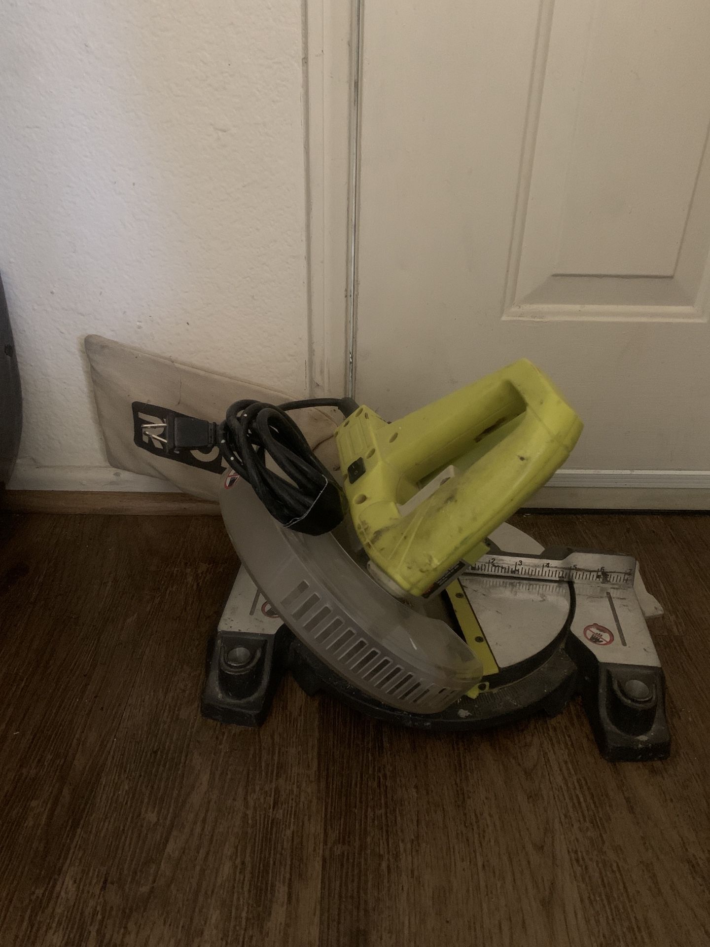 RYOBI 7-1/4 in. SLIDING MITER SAW 10 in. NOMINAL CROSSCUT CAPACITY LED CUTLINE INDICATOR 10 AMP MOTOR