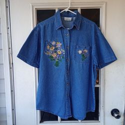Vintage Casey & Max Blue Denim Button Down Shirt with Floral Embroidery Sz L 