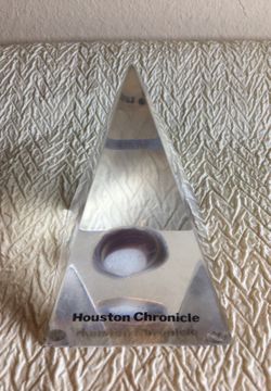 Houston Chronicle Pyramid statue
