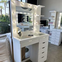 NEW Vanity Mirror & Table Desk Set for Make Up Room Organizer or Salon Furniture