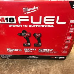 Milwaukee M18 FUEL 18V Lithium-Ion Brushless Cordless Hammer Drill and Impact Dr