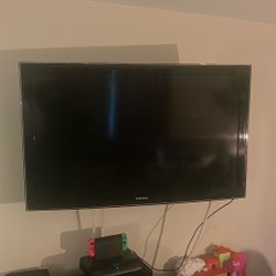Samsung 52” LCD TV – Works Great