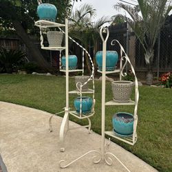 Plant Stand With Pots