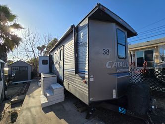 2019 Coachmen Catalina Destination 39RLTS - Fully Hooked Up in Quiet La Mesa Community
