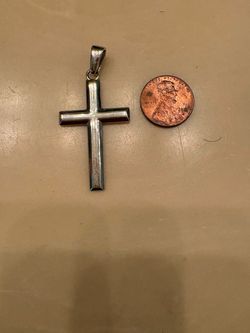 Sterling silver cross pendant